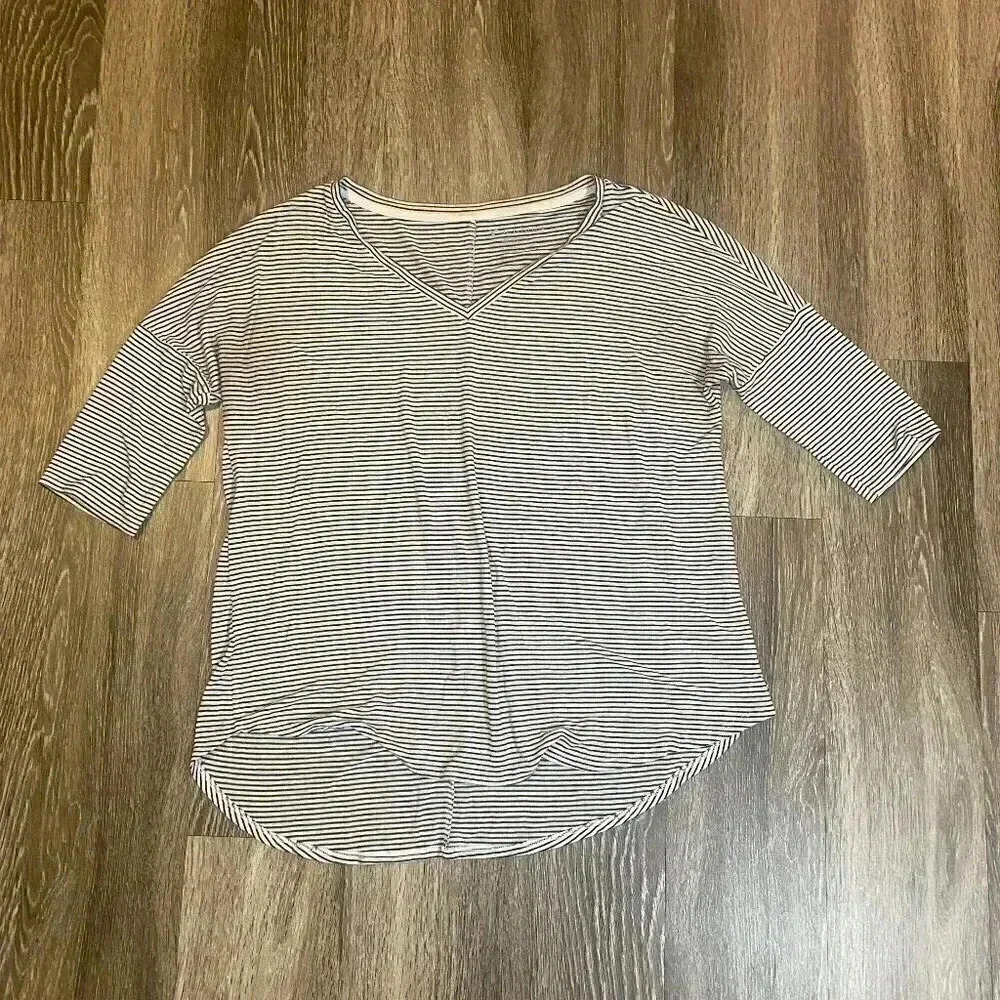 Womens American Eagle Jegging T Black and White Stripe - S